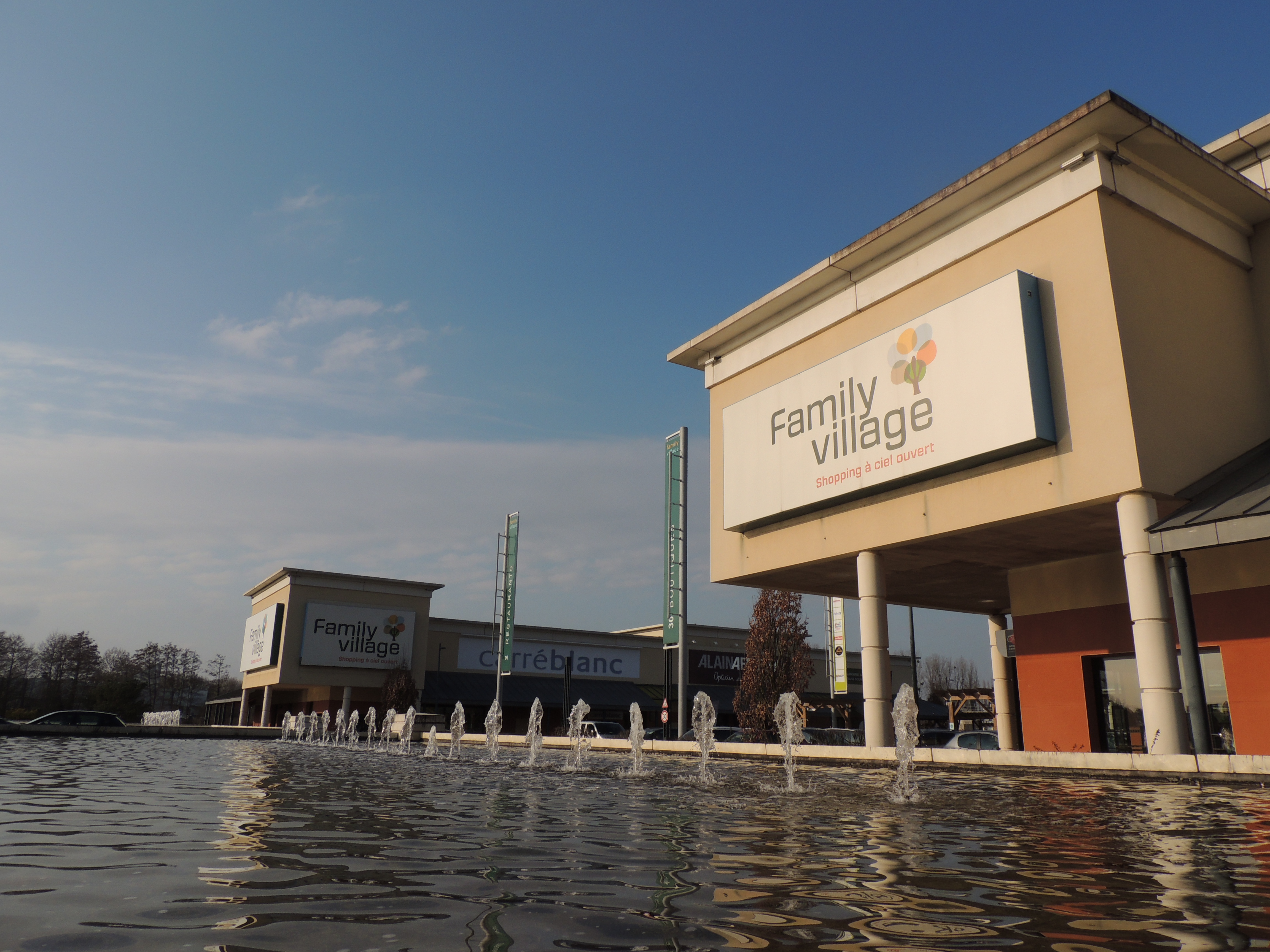 Centre Commercial Family Village Les Hunaudieres A Ruaudin